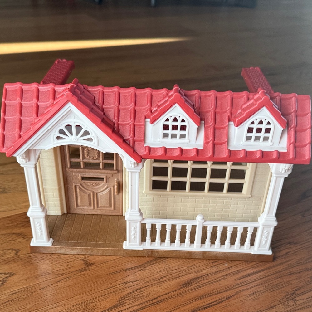 Calico Critters Charming Toy House with Red Roof